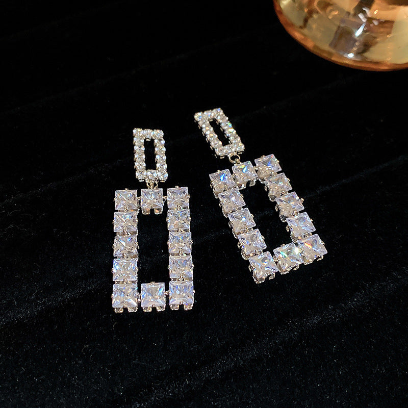 Orecchini floreali minimalisti con perle, perno in argento sterling 925 e strass, da donna