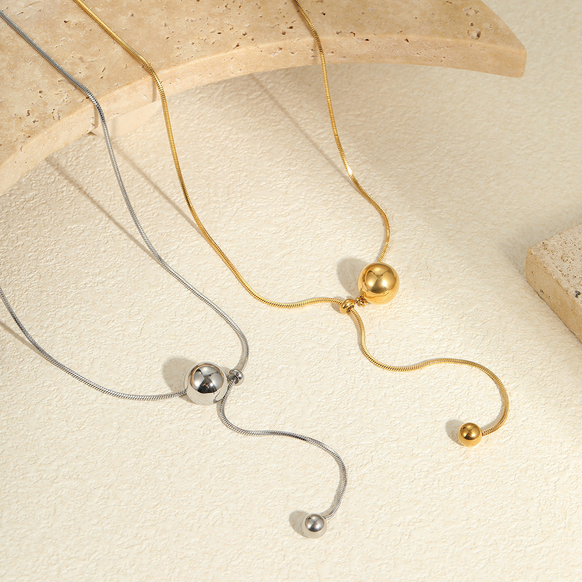 Collar con colgante geométrico minimalista de acero inoxidable con borla y cadena de serpiente para mujer
