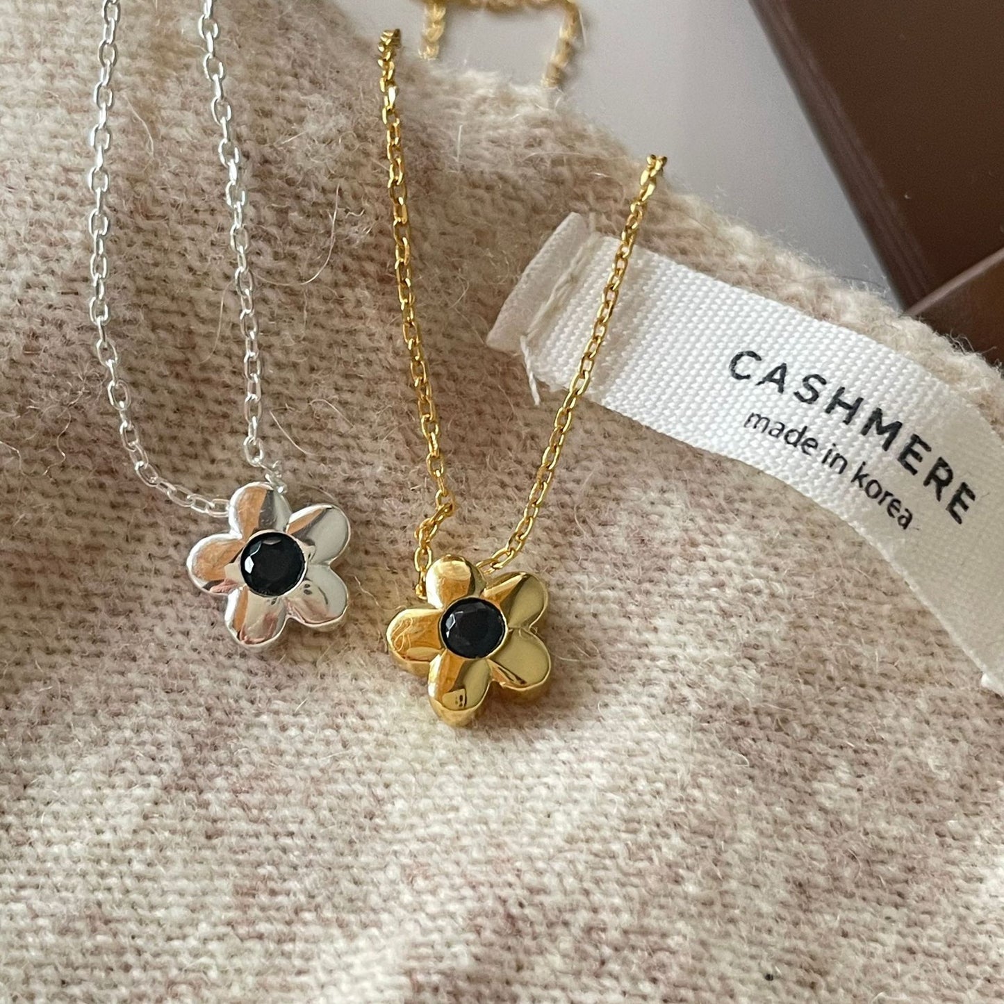 Collana con Pendente Minimalista Floreale Naturale da Donna in Argento Sterling 925 con Delicata Forma di Fiore