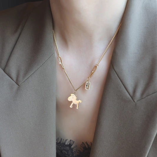 Original Design Animal Shape Titanium Steel Plated Clavicle Necklace for Women and Men with Lucky Horse Motif