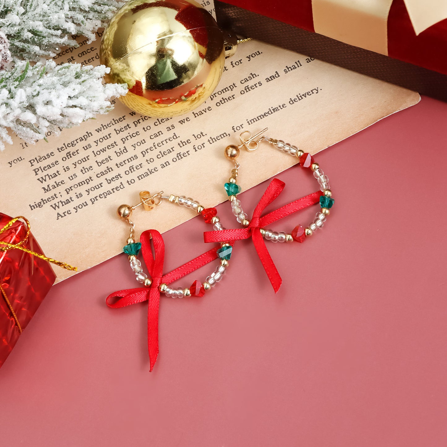 Fashionable Geometric Alloy Choker Necklace with Christmas Bow and Festive Elements for Women