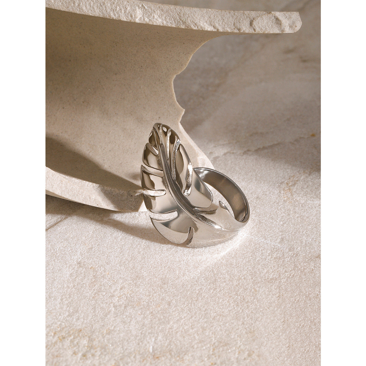 Anello aperto minimalista in acciaio inossidabile placcato oro 18 carati con foglia e piuma, gioielli di moda unisex