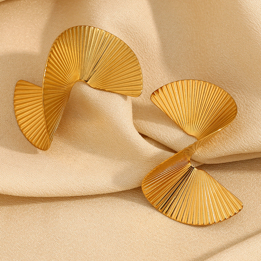 Orecchini da donna minimalisti geometrici a ventaglio in acciaio inossidabile con placcatura in oro 18 carati