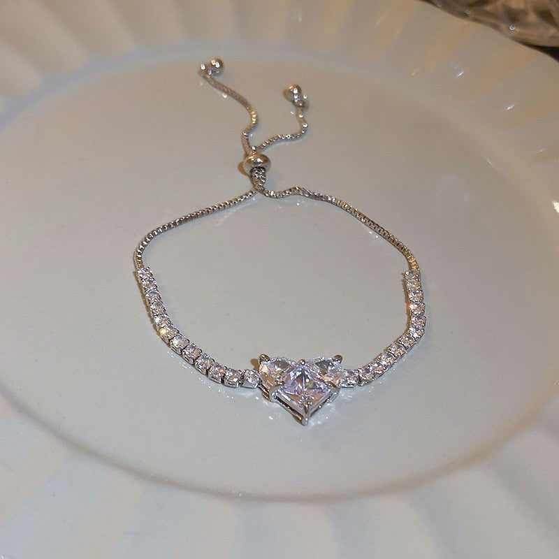 Elegant Heart-Shaped Gold-Plated Zirconia Bracelet for Women with Delicate Luxury Aesthetic