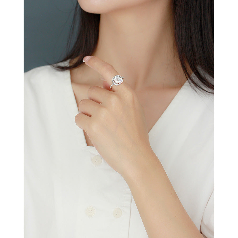 Anello da Donna di Lusso Geometrico Lucido con Zirconi in Argento Sterling 925