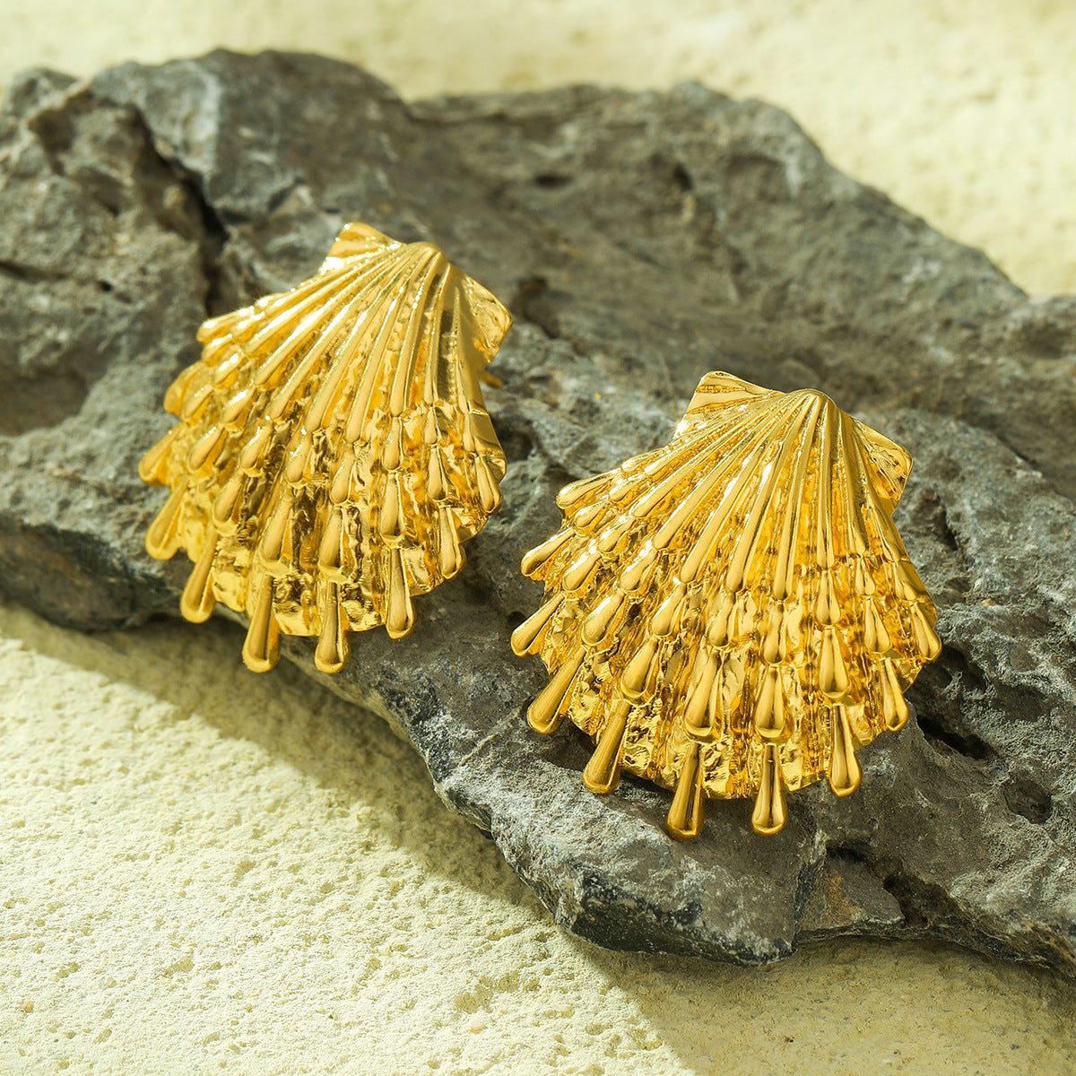 Pendientes de acero inoxidable en forma de concha de estilo natural con baño de oro de 18 quilates para mujer, joyería de moda inspirada en el océano