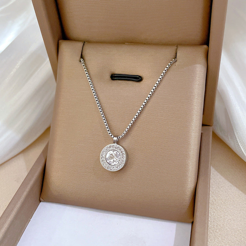 Collana Minimalista Geometrica in Acciaio Titanio Placcato per Uomo e Donna Stile Fresco e Dolce