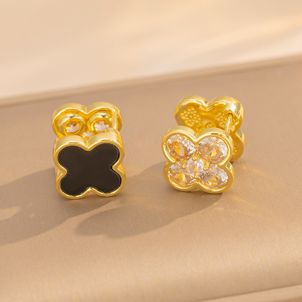 Orecchini a perno Saturno minimalisti color oro in ottone con zirconi per donna