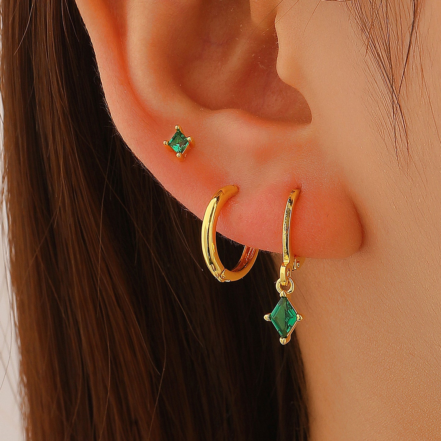 Orecchini Asimmetrici a Stella e Forma Geometrica con Zirconi, Base in Rame Galvanizzato, Perni in Oro 14K, Accessorio Moda Unisex