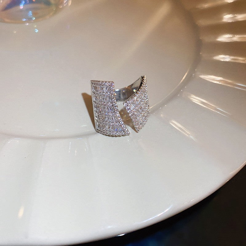 Anello elegante e geometrico ispirato alle perle con intarsio in zircone da donna, anello minimalista alla moda da dito indice, gioielli di lusso per le mani