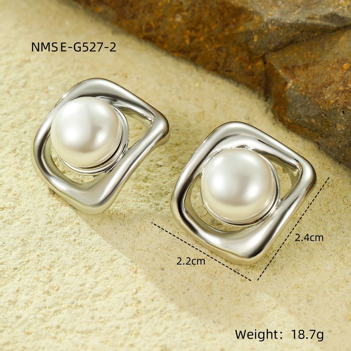 Orecchini da donna con perle finte quadrate cave in acciaio inossidabile placcato oro 18 carati Fashion OL