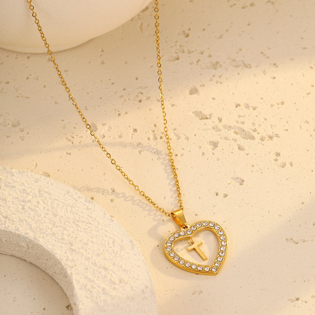 Fashionable Heart-Shaped Stainless Steel Necklace with 18K Gold Plating and Zircon Inlay for Women
