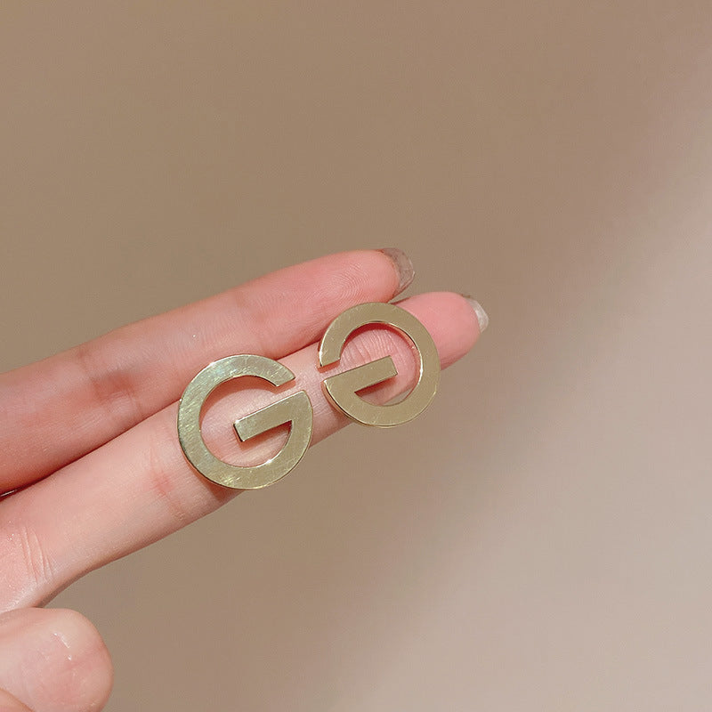 Orecchini da Donna a Cerchio Geometrico in Metallo e a Perno a Cuore, Stile Vintage con Finitura Placcata
