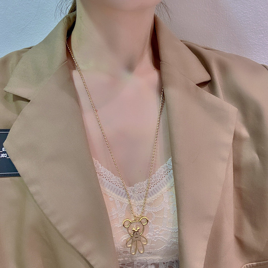 Collana con ciondolo a orsetto vuoto dolce minimalista in acciaio al titanio con finitura placcata su catena a serpente da donna