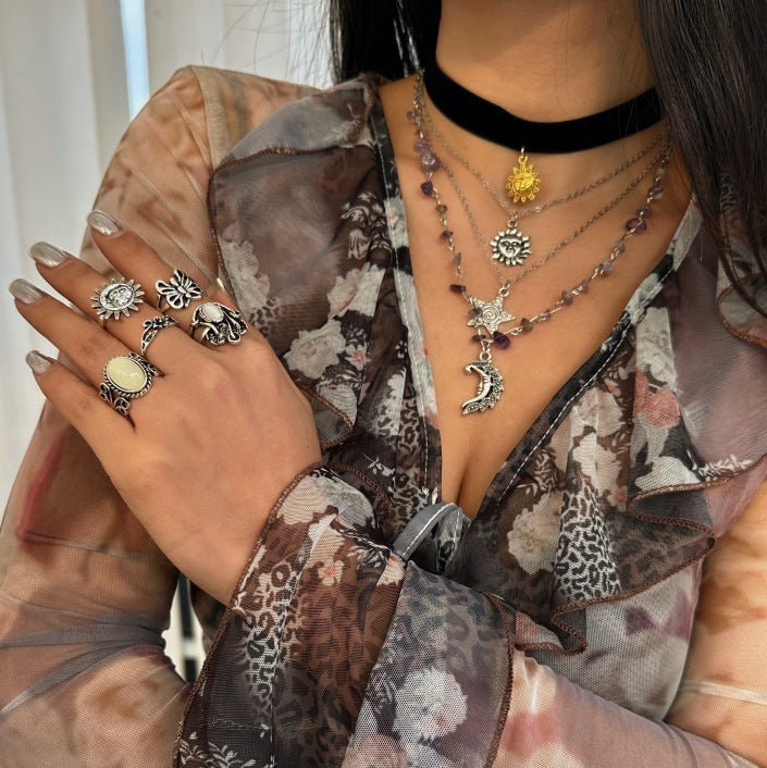 Collana con ciondolo geometrico a forma di stella e luna in lega bohémien placcata con nappa e perline da donna