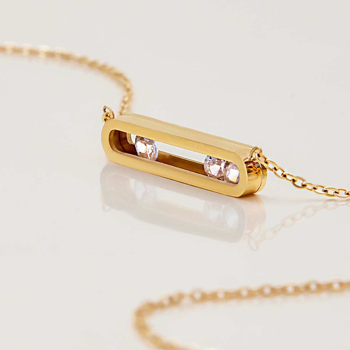Collana Geometrica da Donna in Acciaio al Titanio Placcato con Strass, Leggera e Ipoallergenica, a Catena per Clavicole