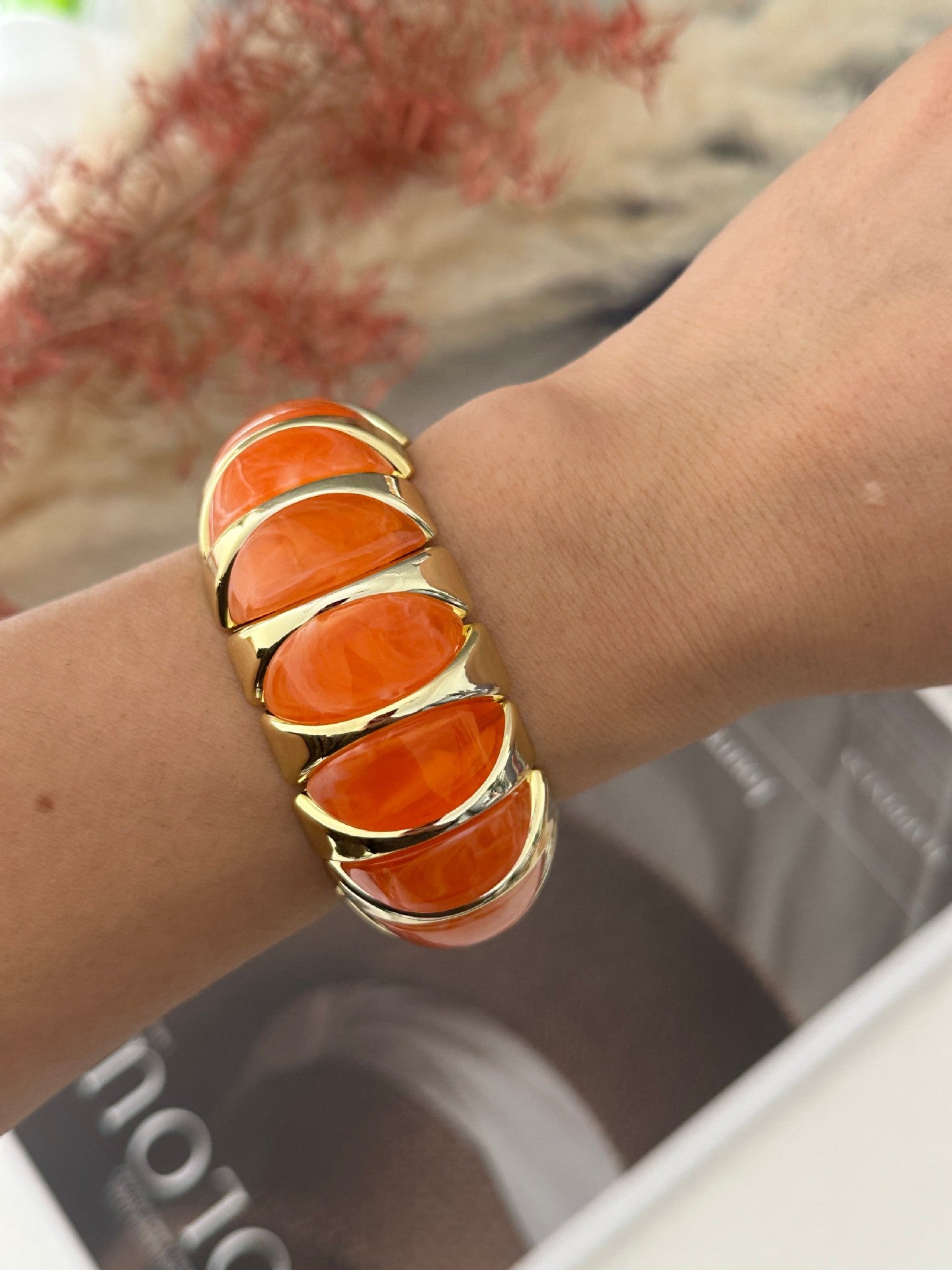 Pulsera de acrílico pulido geométrico para mujer