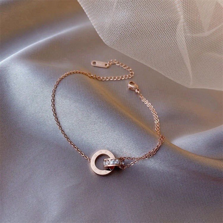 Bracciale Minimalista in Acciaio al Titanio a Forma di Cuore Placcato per Donna con Design Geometrico, Delicata Cavigliera e Stella Portafortuna