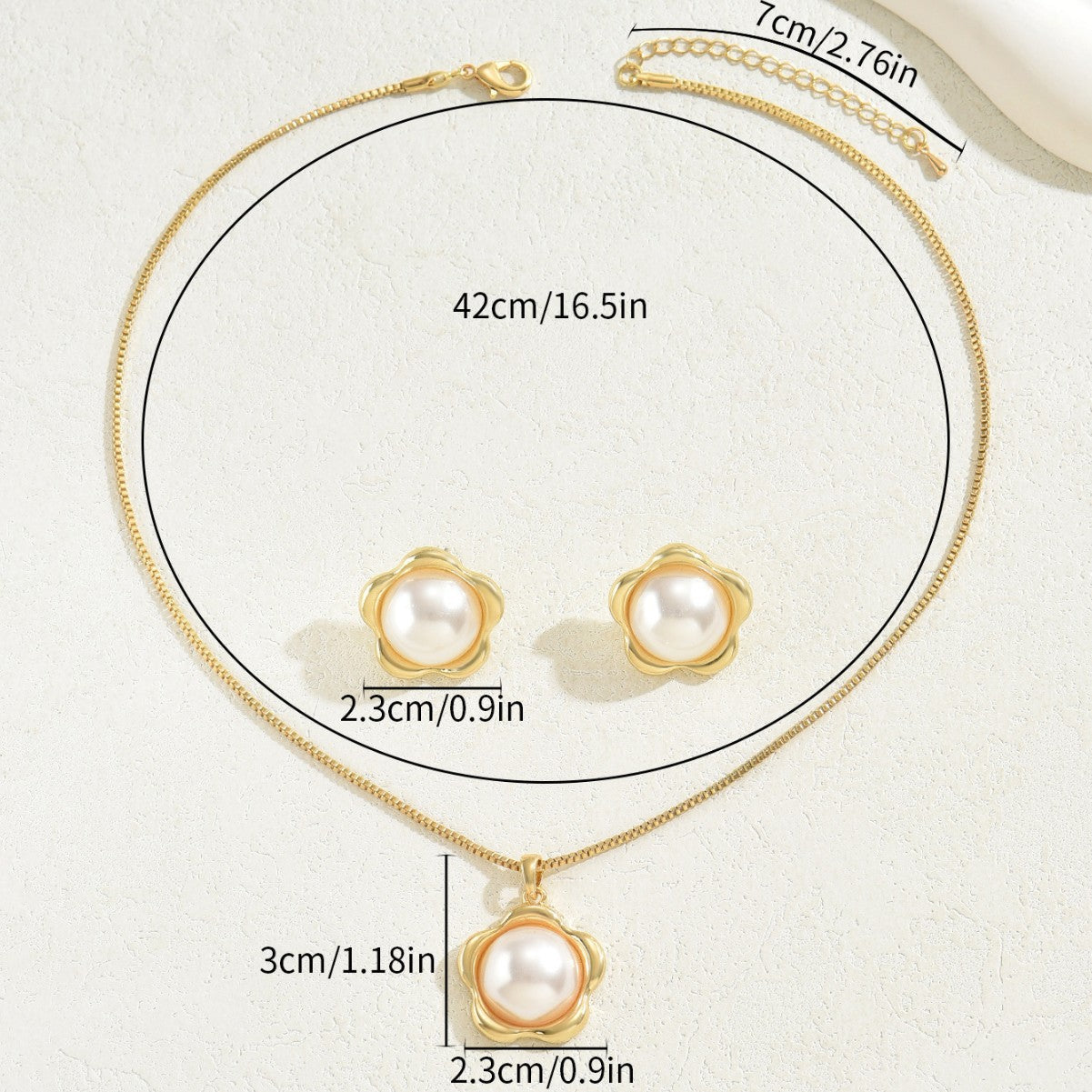 Completo di collana e orecchini floreali alla moda da donna con finitura smaltata e intarsi in perla in rame