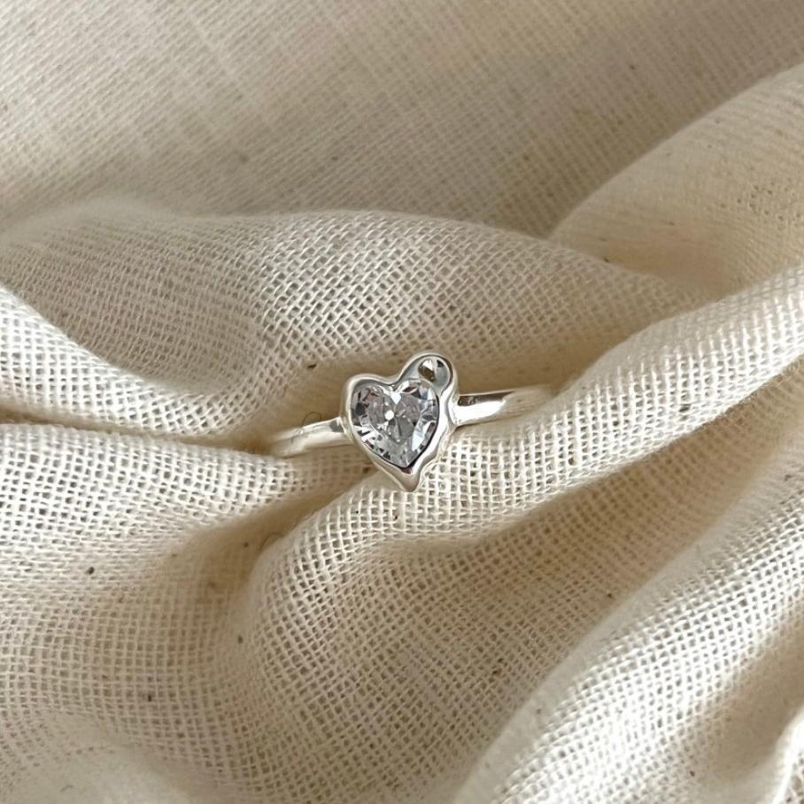 Anello Minimalista Geometrico a Cuore in Argento Sterling 925 da Donna con Strass e Finitura Placcata