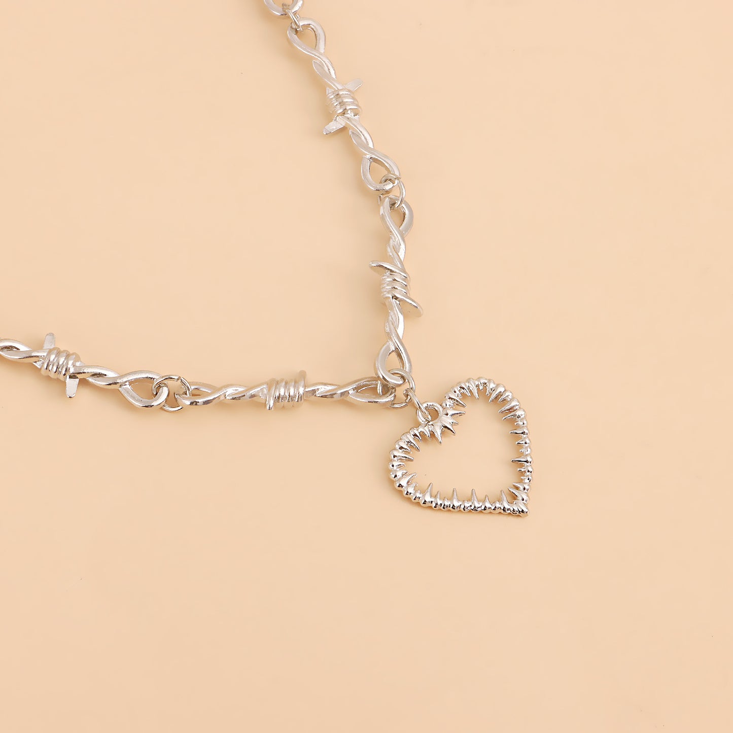 Edgy Heart-Thorn Pendant Necklace for Men and Women Alloy Plated Choker with Geometric Design
