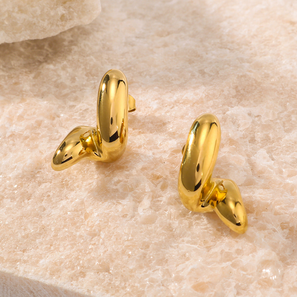 Orecchini in Acciaio Inox Minimalisti a Onda Geometrica con Placcatura Oro 18K e Dettaglio Linea Lucida