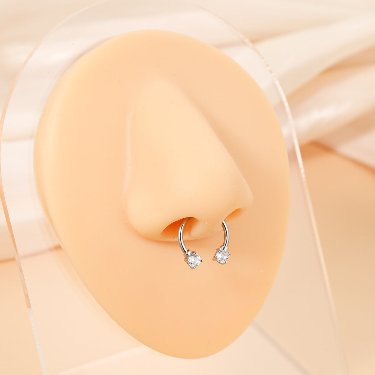 Anello da naso minimalista a U per donne, in ottone con intarsio di strass, gioielli septum impreziositi da cristalli bianchi