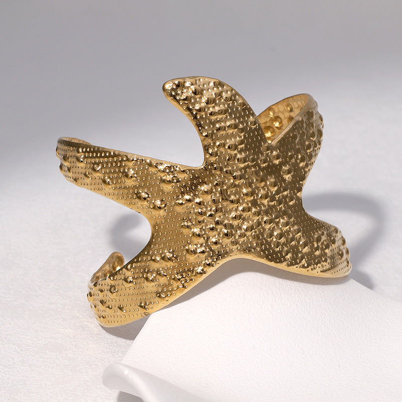 Minimalist Starfish-Shaped Stainless Steel Bracelet for Women with 18K Gold Plating and Premium Titanium Steel Feel