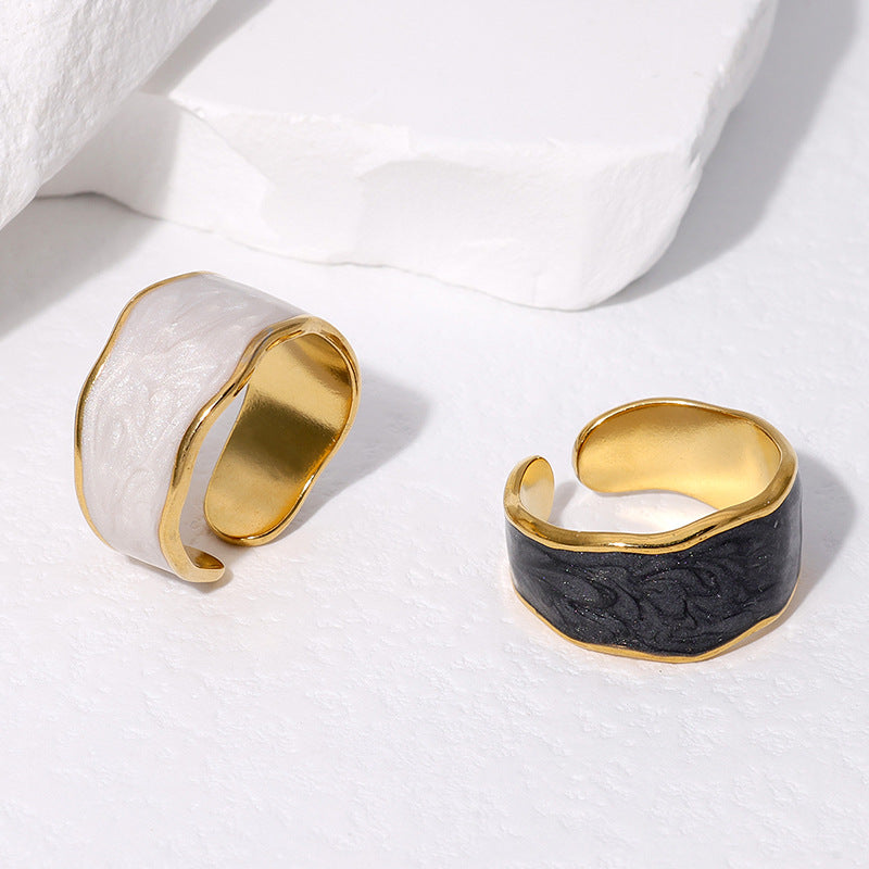 Anello minimalista in acciaio inossidabile con finitura smaltata, regolabile, dalla forma geometrica, da donna