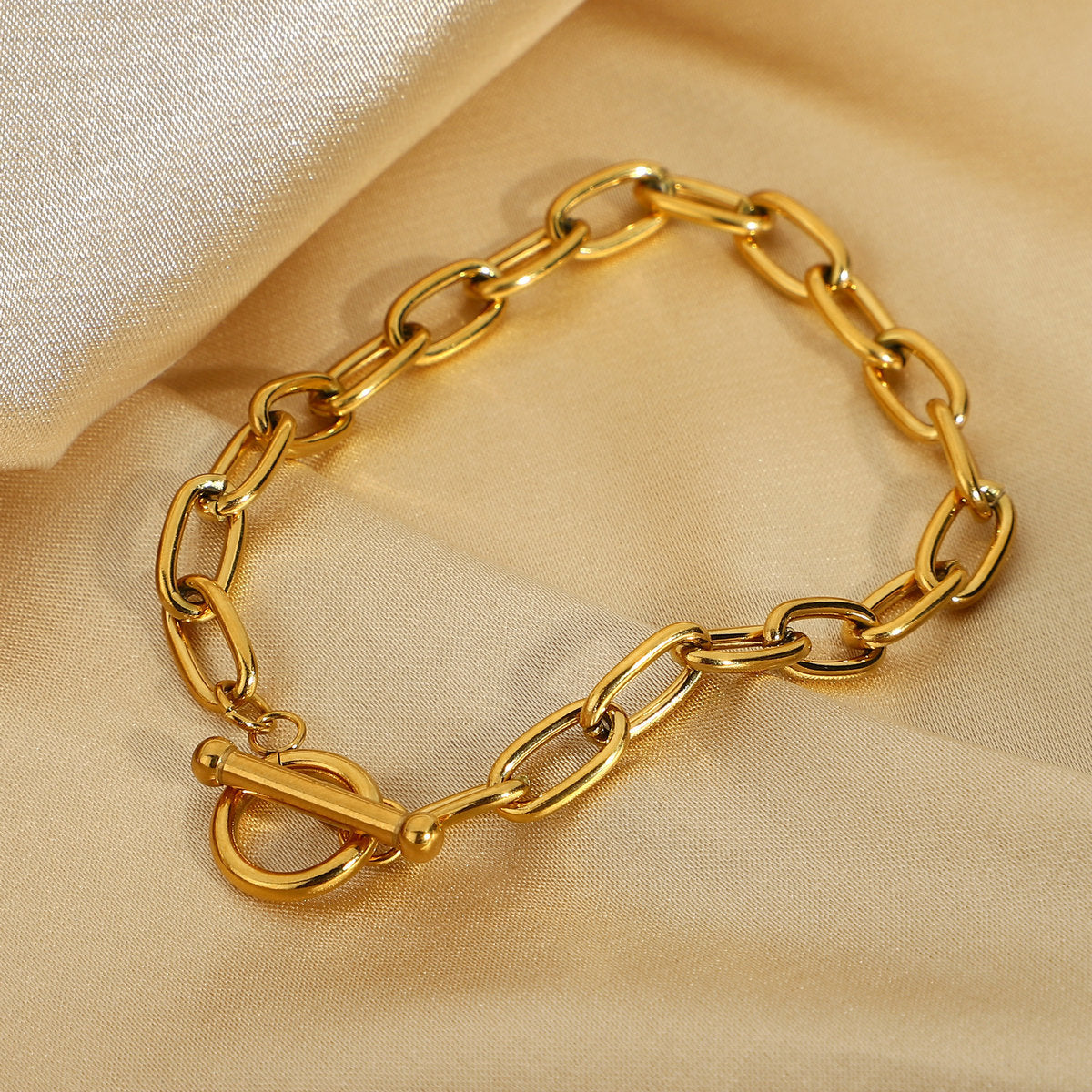 Minimalist Geometric Gold-Plated Stainless Steel Oval Link Bracelet for Women