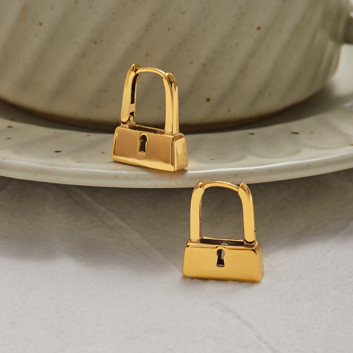 Orecchini geometrici in acciaio inossidabile placcato oro da donna, accessorio di moda minimalista, orecchini a perno in acciaio al titanio ipoallergenico