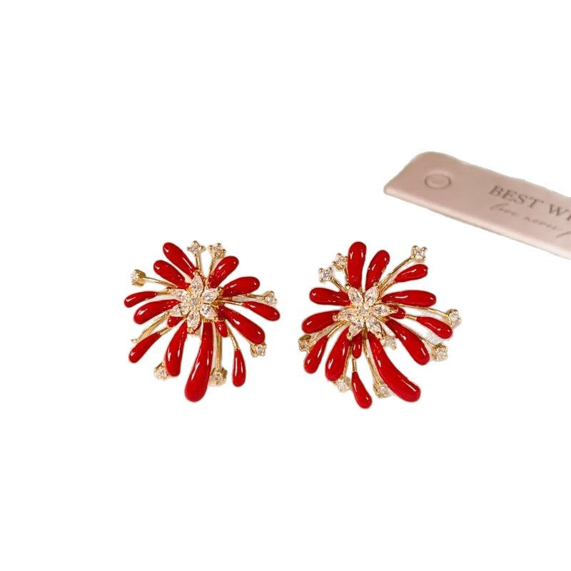 Pendientes de tuerca de aleación con forma de flor de lujo estilo retro de Hong Kong con acabado esmaltado y postes de acero inoxidable para mujer