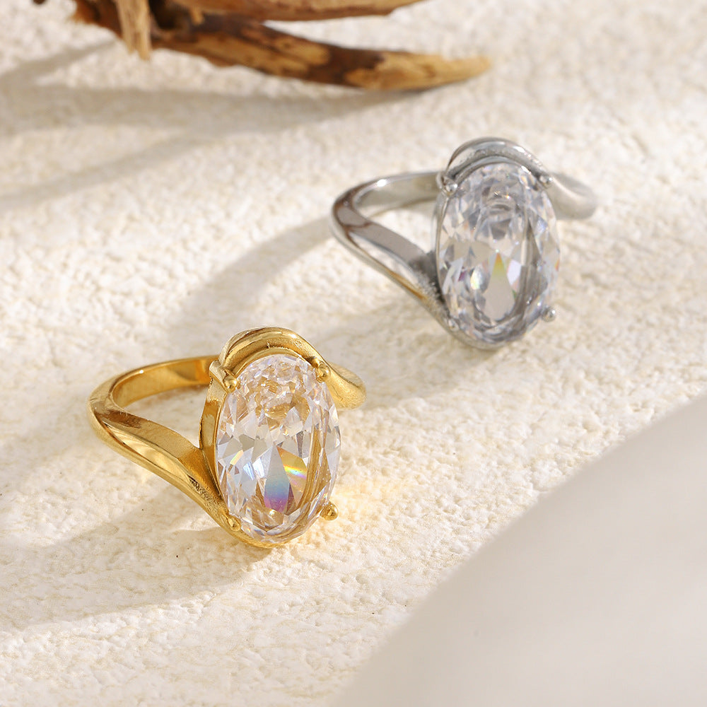 Anillo de lujo minimalista de circonita ovalada de acero inoxidable chapado en oro de 18 quilates para mujer