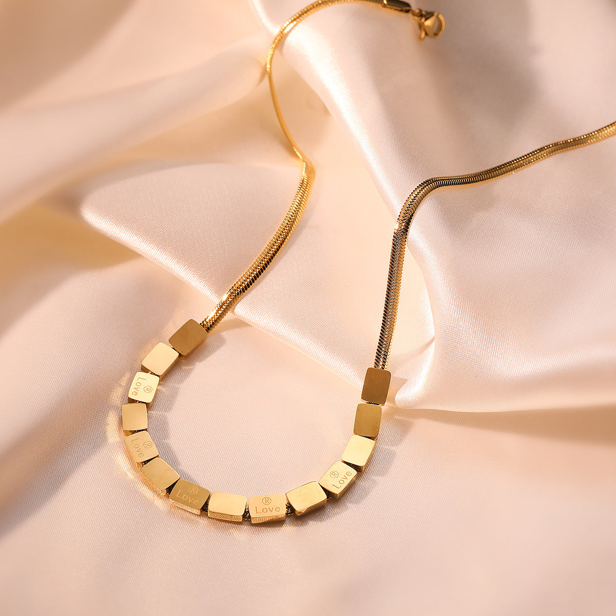 Collana con Ciondolo Albero della Vita Minimalista Geometrico in Acciaio al Titanio da Donna con Intarsio di Zirconi