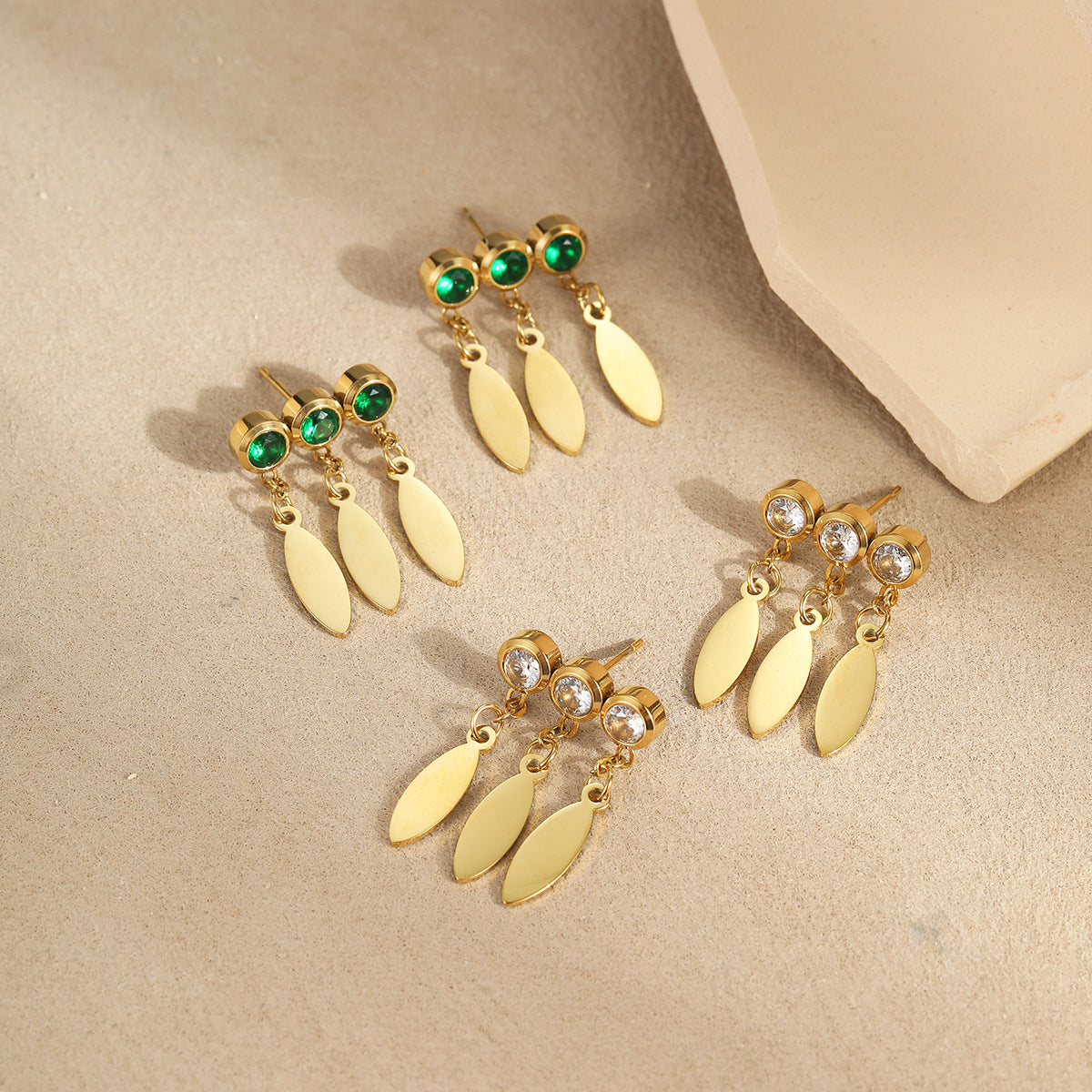 Orecchini alla moda in acciaio inossidabile geometrico con pendente a goccia d'acqua in zircone e dettaglio frange, in acciaio al tungsteno ipoallergenico, resistenti allo sbiadimento