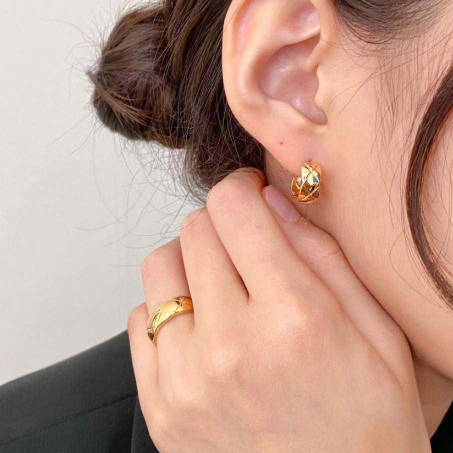 Pendientes con forma de letra minimalistas de inspiración coreana de plata de ley 925 con acabado chapado