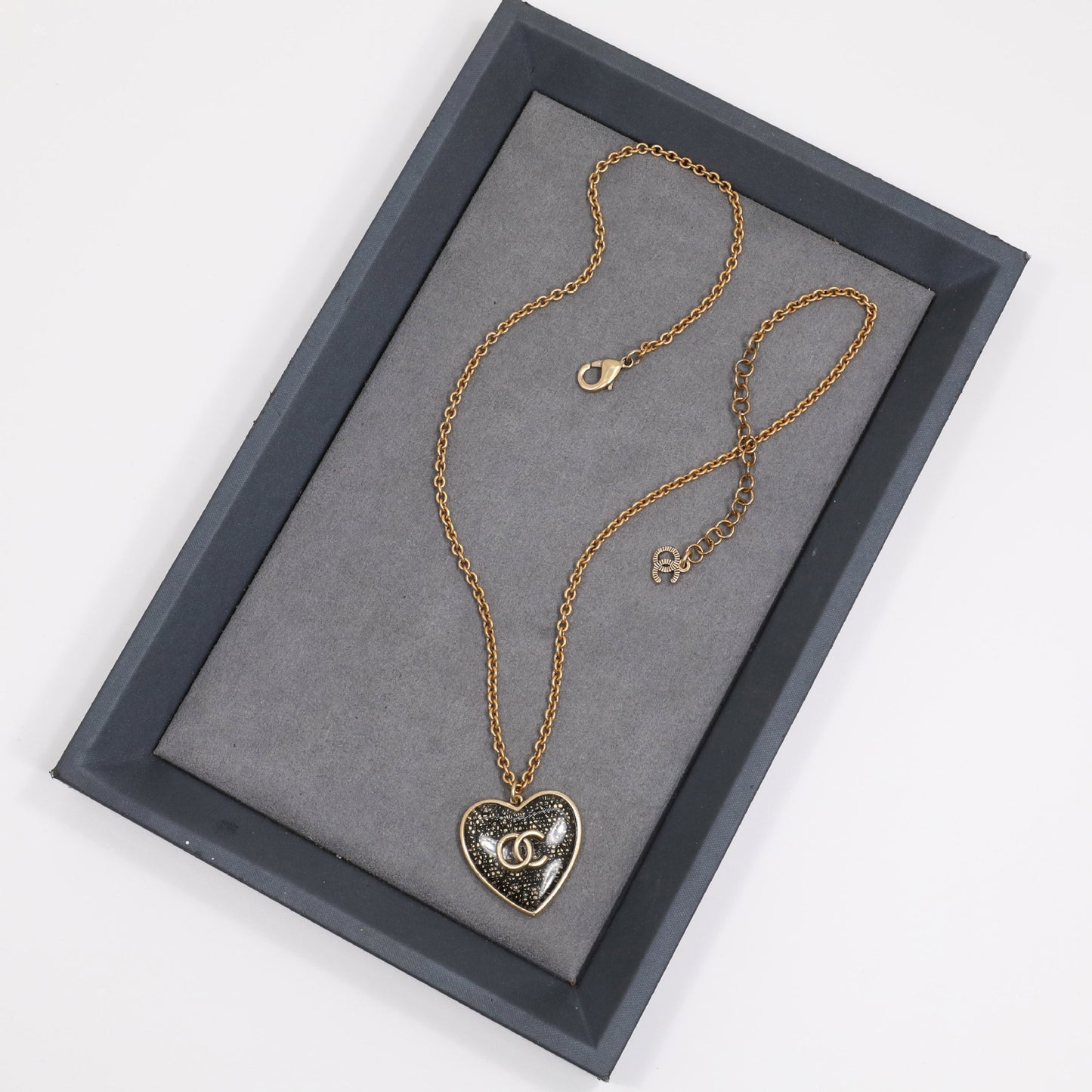 Vintage Heart Acrylic Brass Gold Plated Pendant Necklace Cable Chain for Women