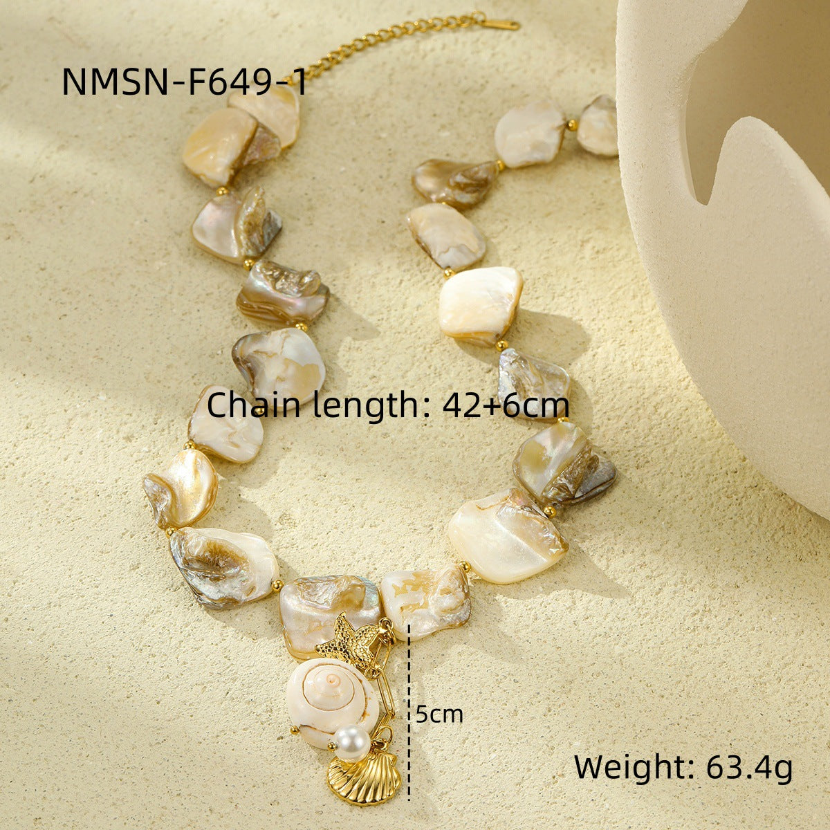Elegante collar con colgante de concha marina y perlas en acero inoxidable con baño de oro para mujer, joyería minimalista con temática oceánica