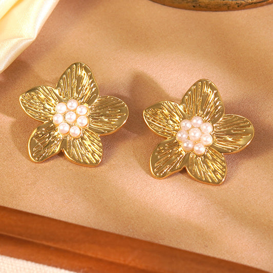 Orecchini a perno in acciaio inossidabile con perle e decorazione floreale vintage