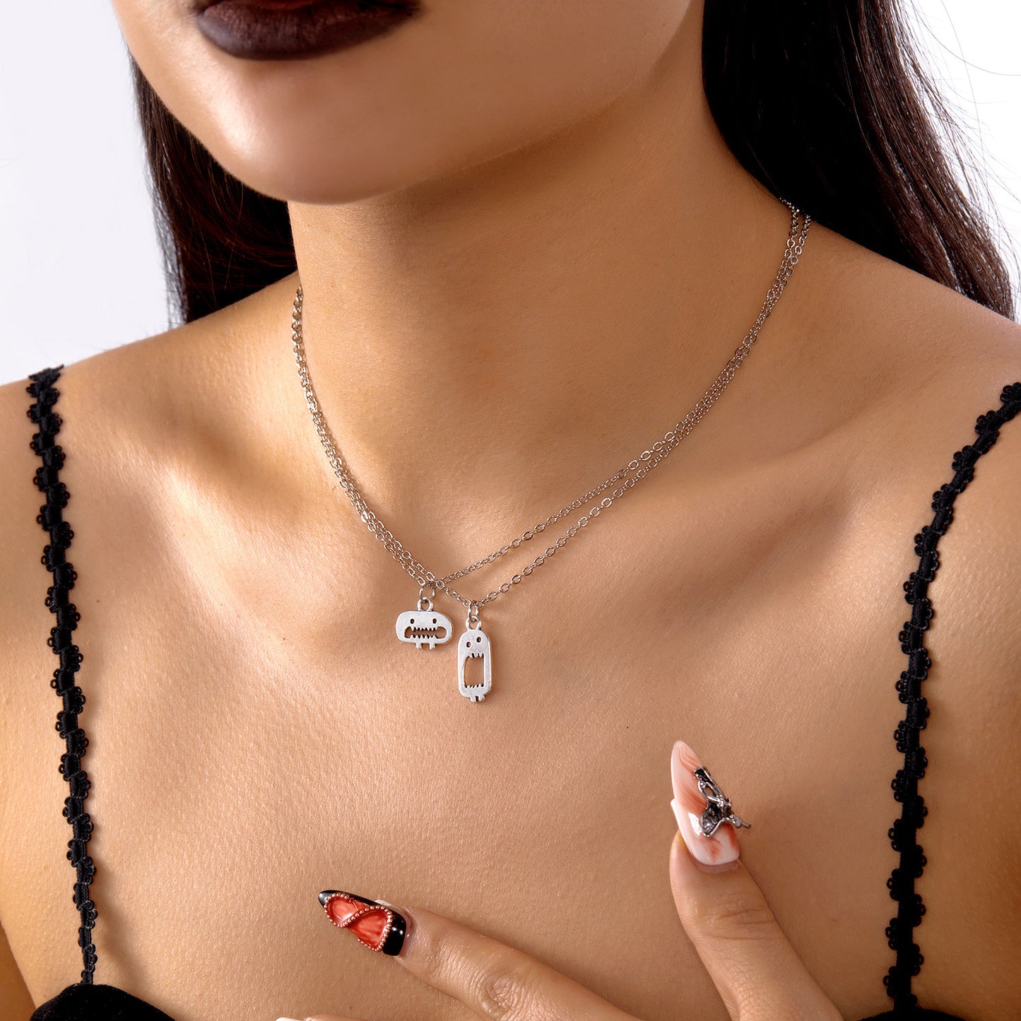 Collar de monstruo de dibujos animados con temática de Halloween para mujer, chapado en aleación con ganchos de acero inoxidable para las orejas
