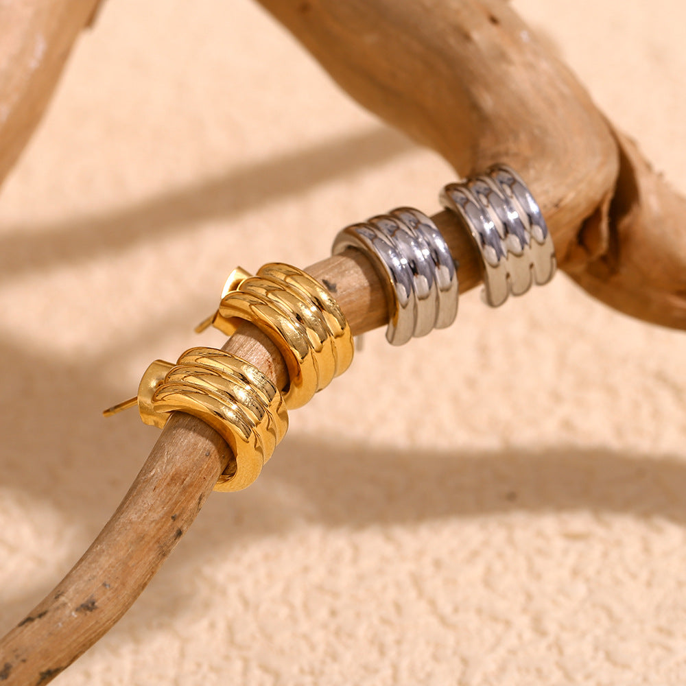 Orecchini a cerchio mini da donna in acciaio inossidabile placcato oro 18K con design geometrico minimalista e alla moda