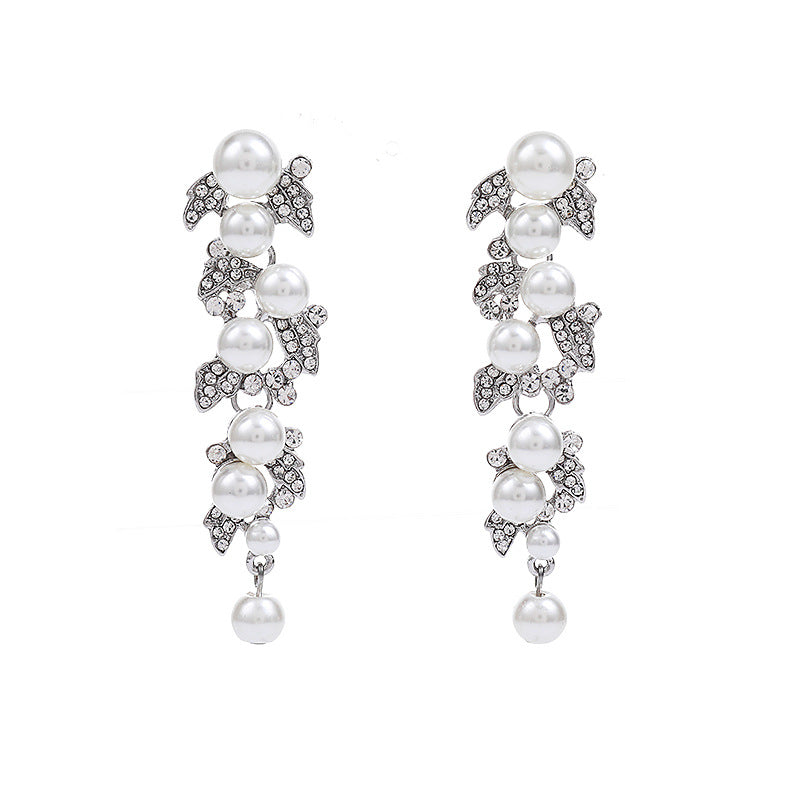 Minimalist Leaf-Shaped Alloy Earrings with Plated Finish for Women Elegant Pearl Drop Design Fashion Jewelry
