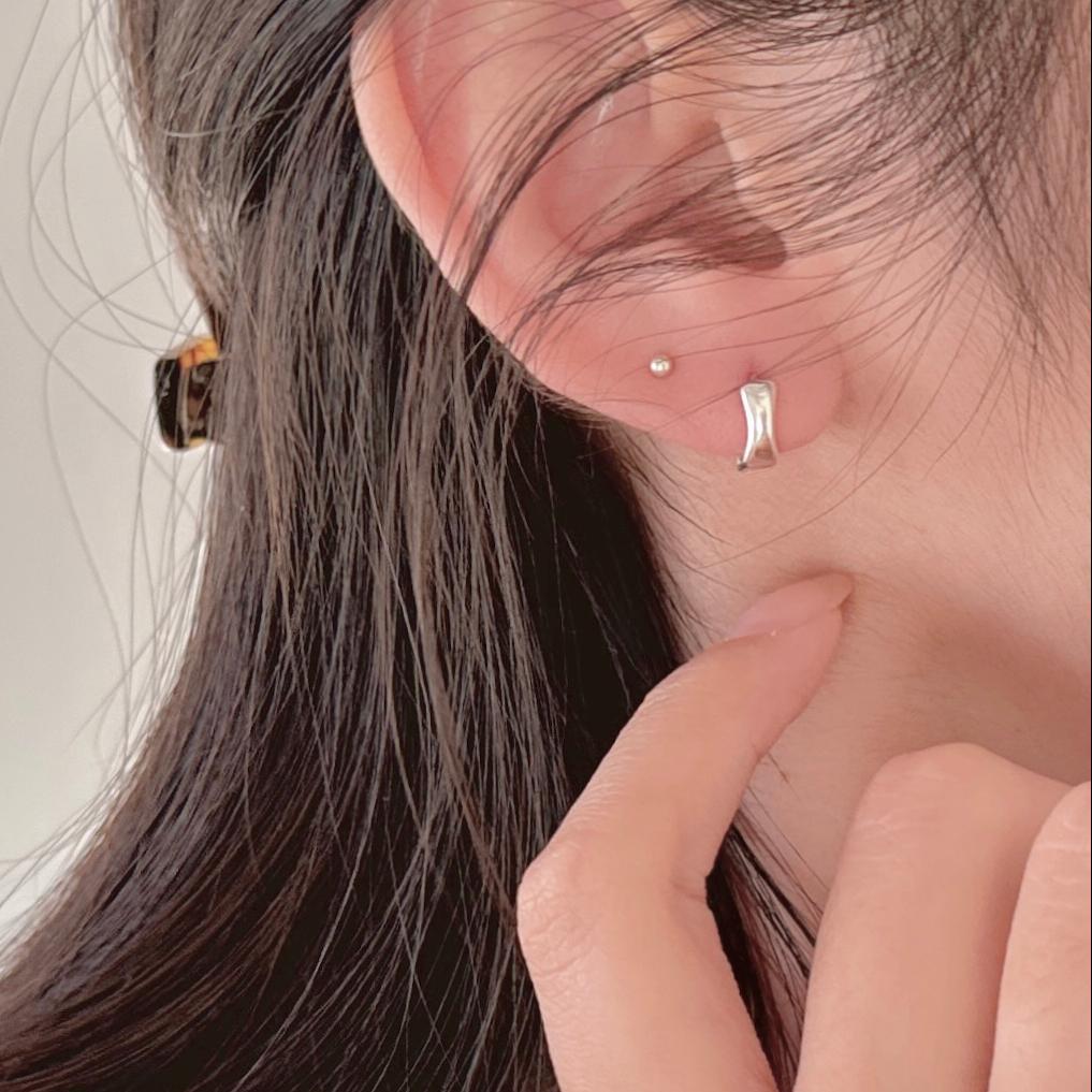 Pendientes minimalistas de plata de ley 925 chapados en oro con forma de aguacate