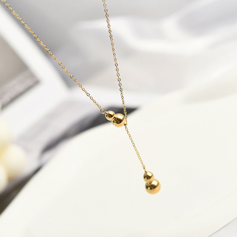 Vintage-Style Gourd-Shaped Pendant Clavicle Necklace for Women Made of Titanium Steel with Gold Plating Adjustable Length Minimalist Jewelry