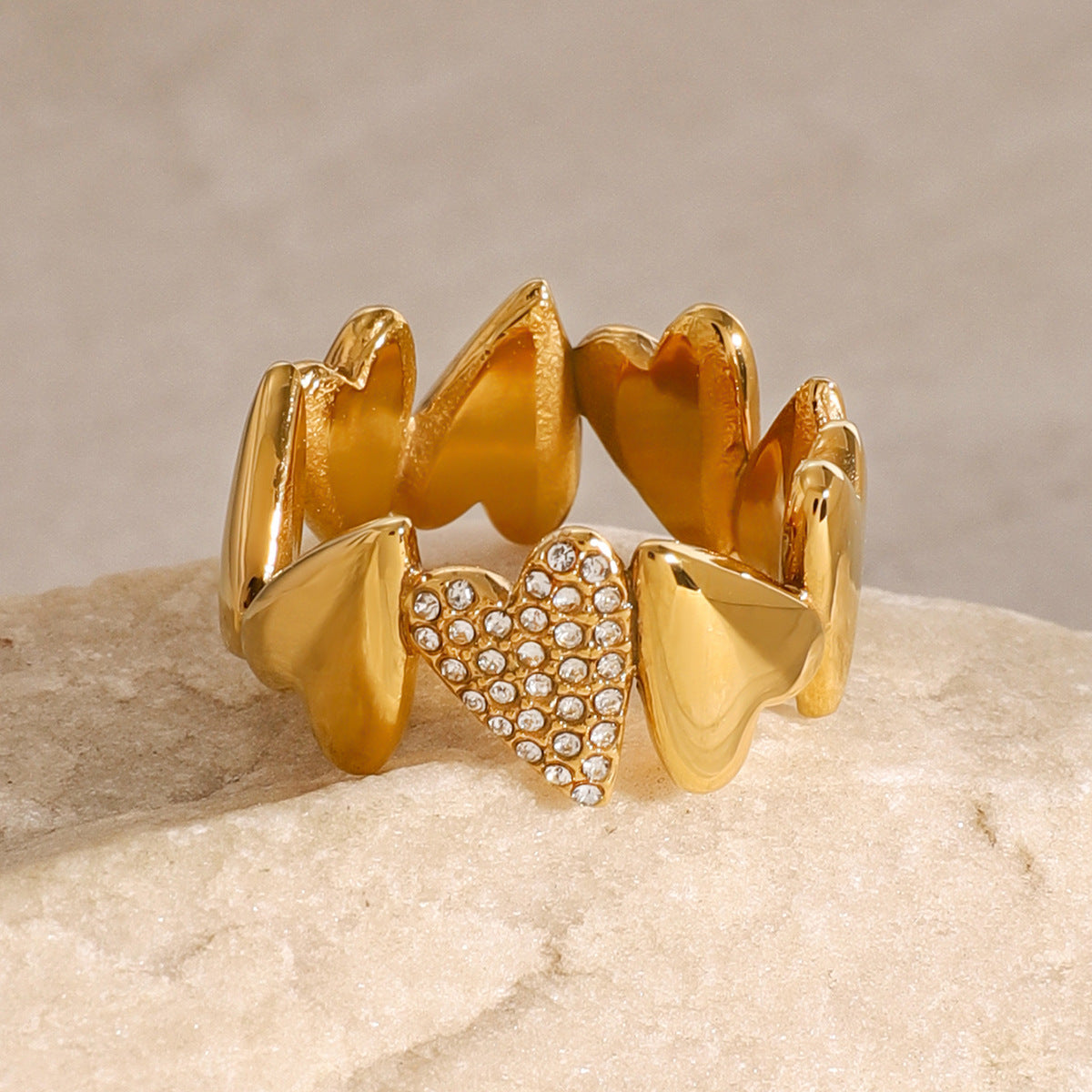 Dulce anillo de acero inoxidable en forma de corazón con baño de oro de 18 quilates e incrustaciones de circonitas, joyería fina de lujo minimalista para mujer