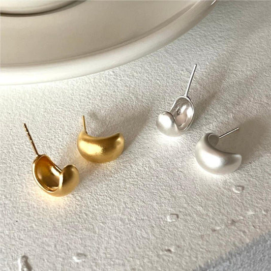 Orecchini a Cerchio Minimalisti Geometrici a U in Argento Opaco con Intarsio di Perle in Argento Sterling 925
