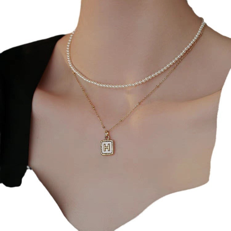 Collar con dije de letra H minimalista para mujer en acero de titanio con chapado en oro, cadena O, diseño geométrico