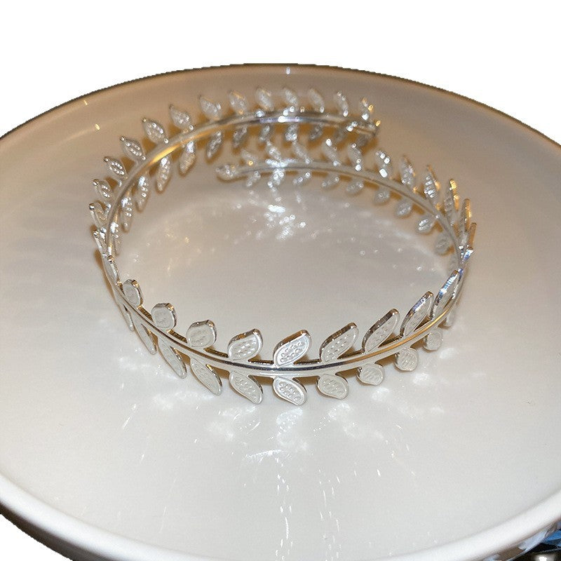 Pulsera Cóncava Irregular Minimalista para Mujer en Aleación de Latón con Acabado Galvánico