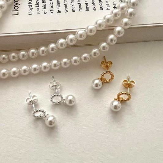 Pendientes minimalistas de lágrima con incrustaciones de perlas y aguja de plata de ley 925