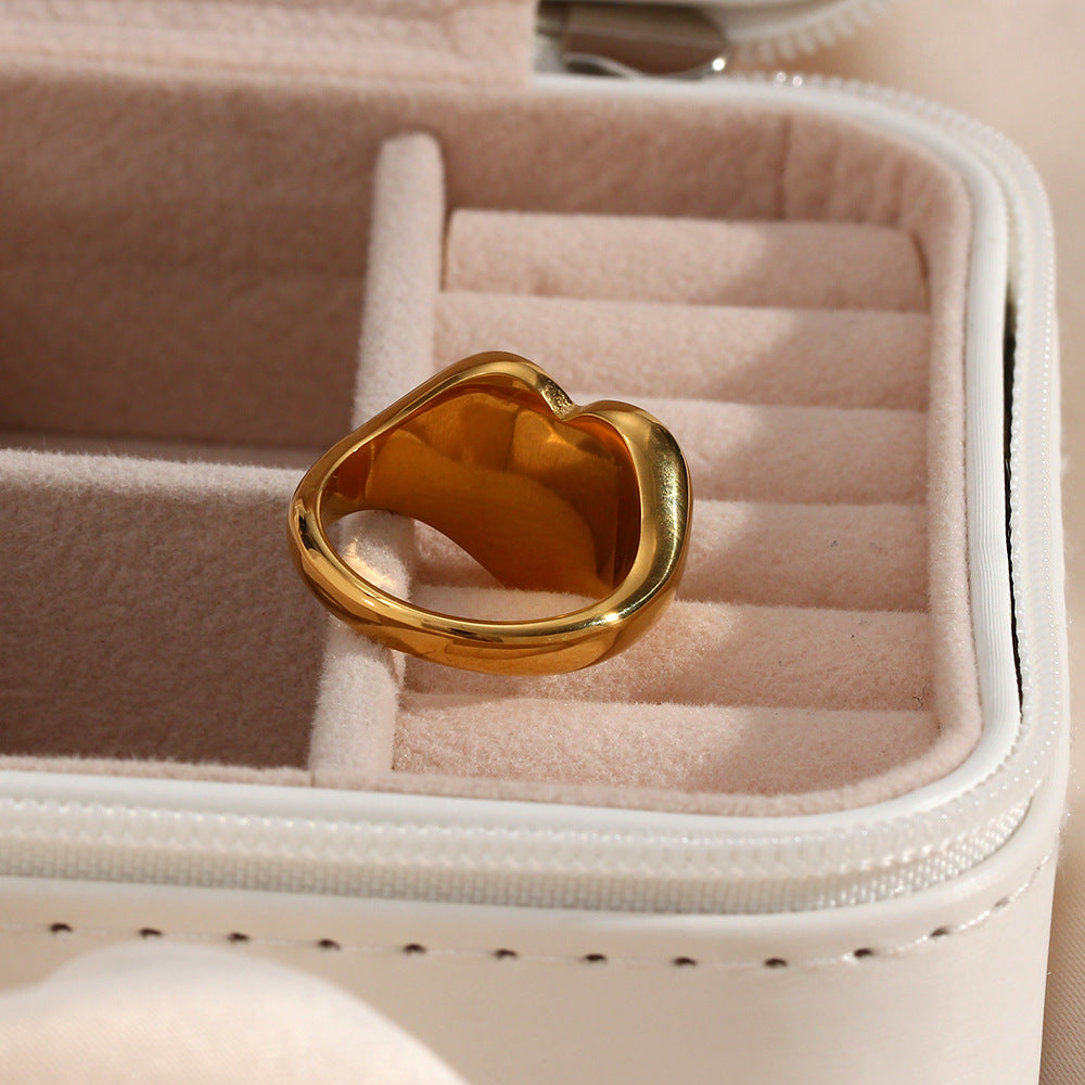 Fashionable Heart-Shaped Stainless Steel Ring with Gold Plating for Women Featuring SELFLOVECLUB Letter Design
